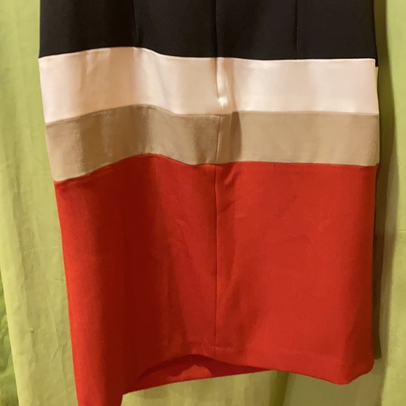 Dress - Picture 7 of 7